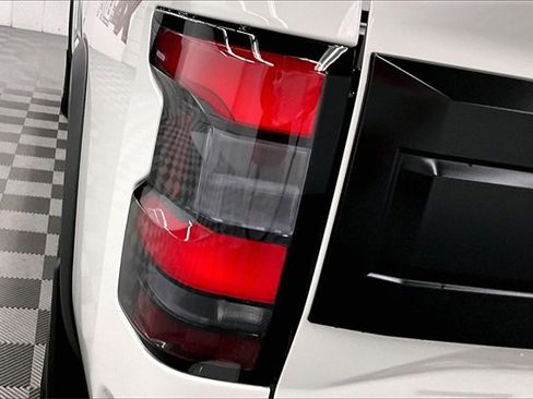 New 2025 Nissan Frontier PRO-4X w/ Pro Convenience Package image 18