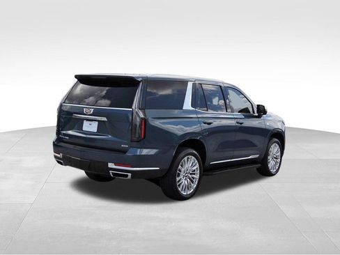 Used 2025 Cadillac Escalade Premium Luxury AWD/4WD image 4