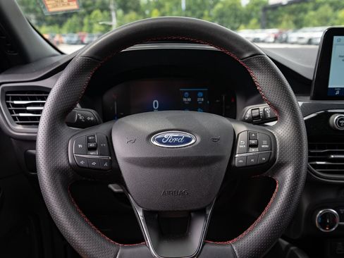 Used 2025 Ford Escape ST-Line AWD/4WD image 29