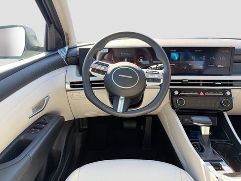 New 2026 Hyundai Tucson SEL image 17