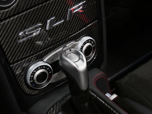 Used 2009 Mercedes-Benz SLR image 29