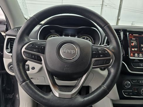 Used 2019 Jeep Cherokee Limited image 26