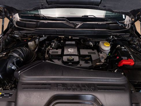 Used 2024 RAM 2500 Limited image 34