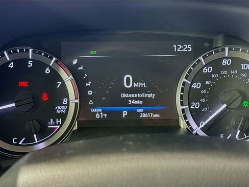 Used 2025 Toyota Highlander XLE AWD/4WD image 21
