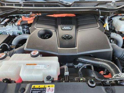 Used 2024 Toyota Sequoia Platinum image 37