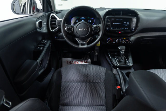 Used 2023 Kia Soul LX w/ Option Group 015 FWD image 3