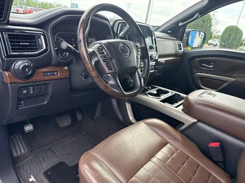 Used 2020 Nissan Titan Platinum Reserve w/ Moonroof Package AWD/4WD image 29