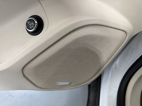 Used 2023 GMC Acadia Denali w/ Denali Ultimate Package image 4