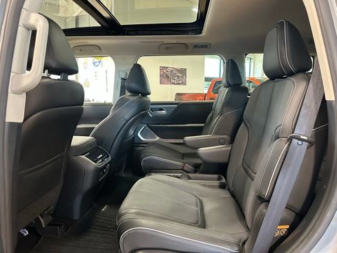 Used 2025 INFINITI QX80 Sensory AWD/4WD image 25