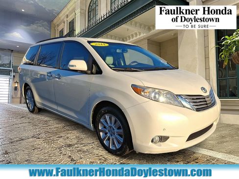 Used 2014 Toyota Sienna Limited image 1