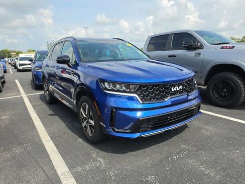 Certified 2023 Kia Sorento S FWD image 3
