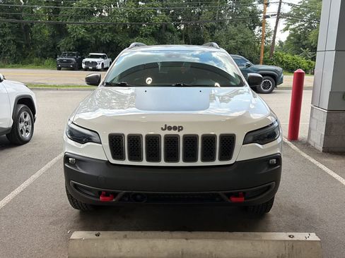 Used 2021 Jeep Cherokee Trailhawk w/ Trailer Tow Group AWD/4WD image 3