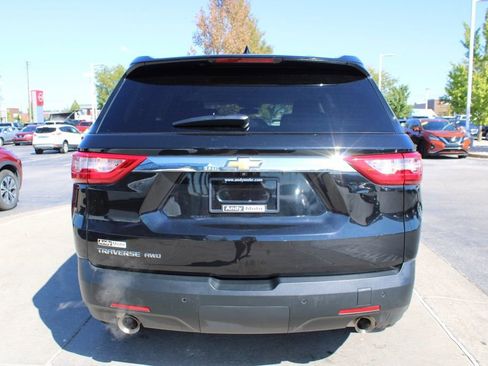 Used 2020 Chevrolet Traverse LS image 8