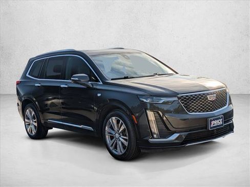 Used 2020 Cadillac XT6 Premium Luxury image 3