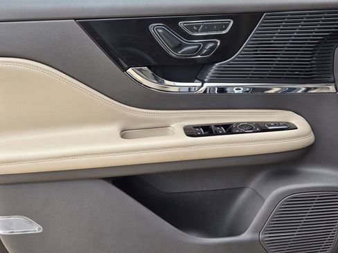 Used 2022 Lincoln Corsair Reserve w/ Equipment Group 201A image 11