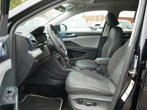 Certified 2023 Volkswagen Taos SE w/ Panoramic Sunroof Package AWD/4WD image 13