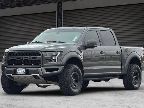 Used 2018 Ford F150 Raptor w/ Equipment Group 802A Luxury AWD/4WD image 9