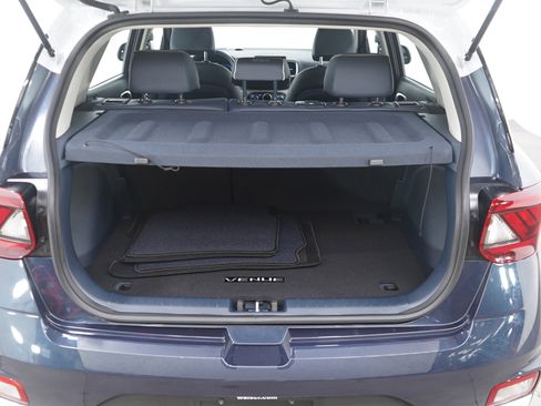 Certified 2025 Hyundai Venue Limited image 17