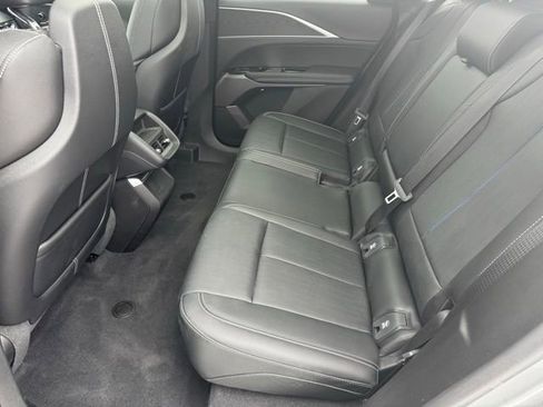 New 2025 Cadillac Lyriq Luxury AWD/4WD image 7