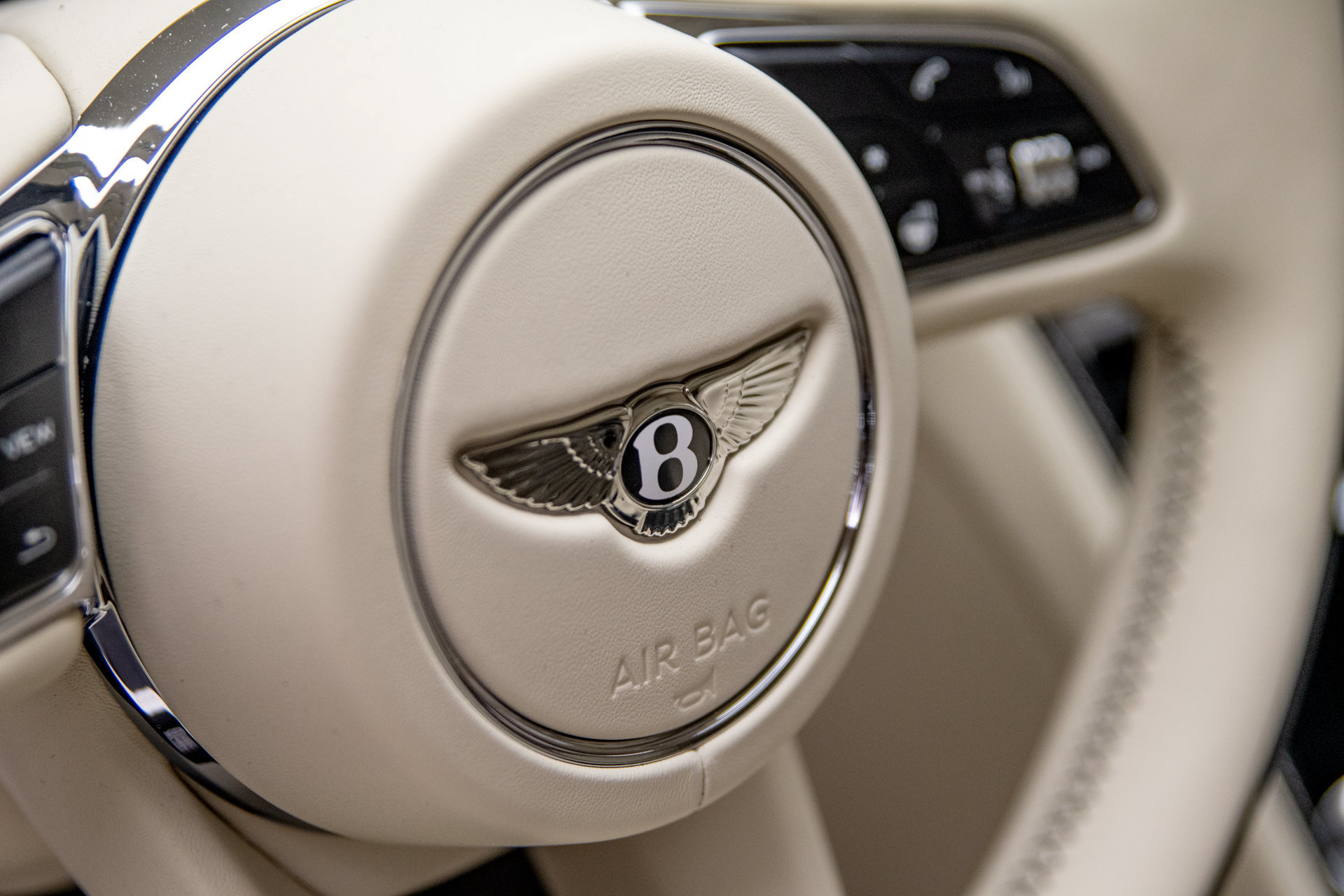 New 2026 Bentley Flying Spur V8 AWD/4WD image 13