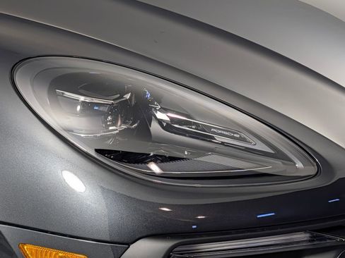 New 2026 Porsche Macan image 15