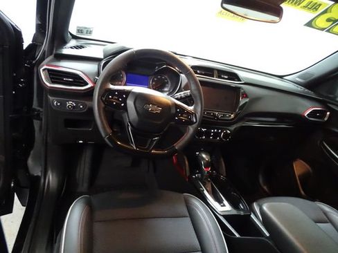 Used 2023 Chevrolet TrailBlazer RS w/ Sun and Liftgate Package AWD/4WD image 5