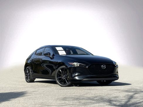 Used 2025 MAZDA MAZDA3 2.5 S Hatchback w/ Premium Pkg image 2