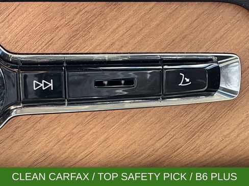 Used 2025 Volvo XC90 B6 Plus AWD/4WD image 34