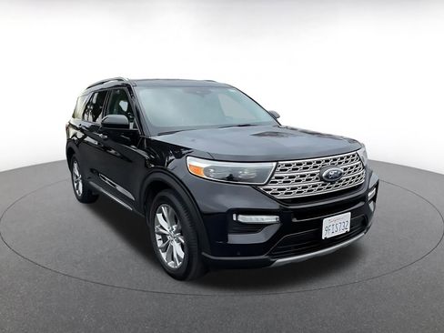 Used 2023 Ford Explorer Limited image 3