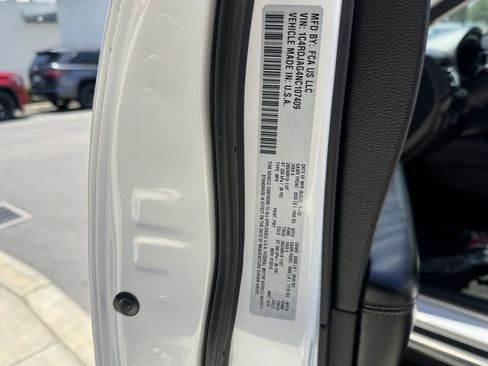 Used 2022 Dodge Durango SXT AWD/4WD image 37