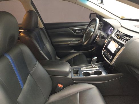 Used 2018 Nissan Altima 2.5 SR w/ SR Midnight Edition image 21