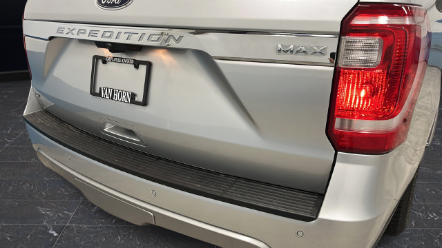 Used 2018 Ford Expedition Max XLT w/ Equipment Group 202A AWD/4WD image 40