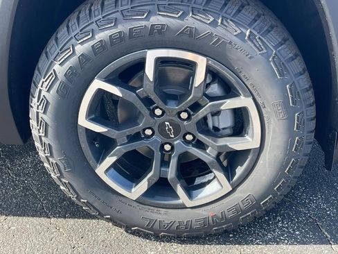 New 2026 Chevrolet Equinox ACTIV w/ Convenience Package III AWD/4WD image 15