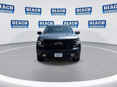 Used 2021 Chevrolet Silverado 1500 LT Trail Boss w/ Convenience Package II AWD/4WD image 3