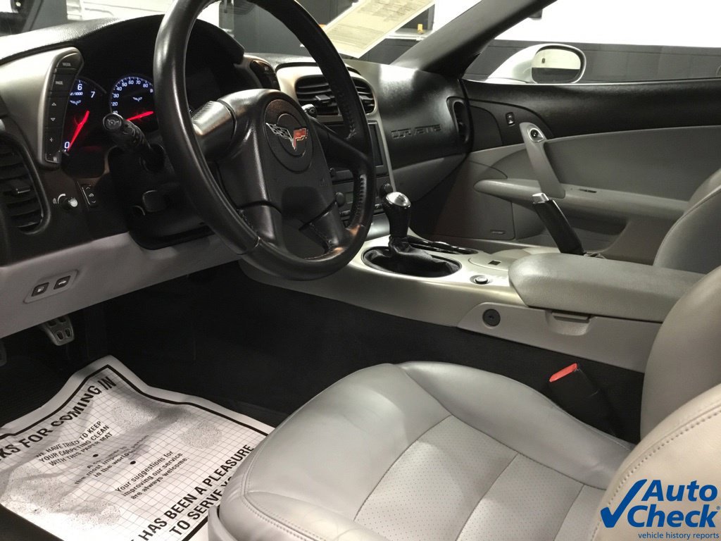 Used 2005 Chevrolet Corvette Convertible w/ Preferred Equipment Group RWD image 30