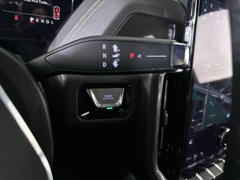 Used 2025 GMC Yukon Elevation AWD/4WD image 16