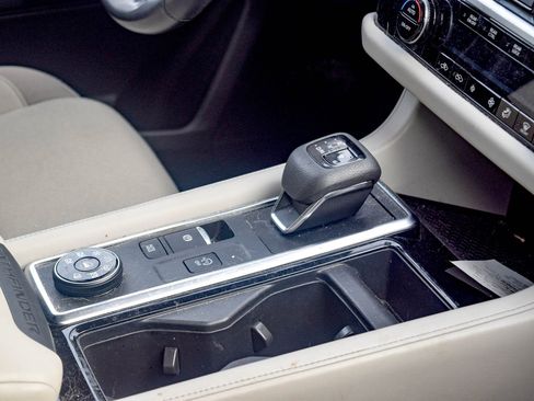 Used 2022 Nissan Pathfinder SV image 5