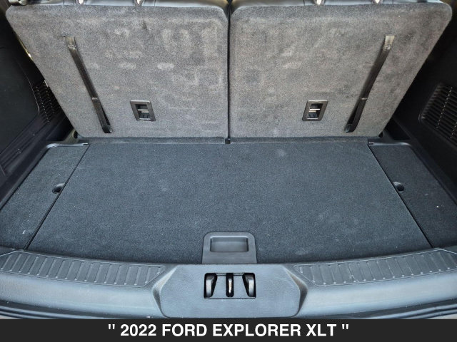 Used 2022 Ford Explorer XLT w/ Equipment Group 202A AWD/4WD image 28