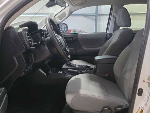 Used 2019 Toyota Tacoma SR w/ SR Convenience Package image 13