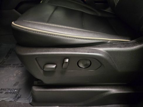 Used 2023 Chevrolet Suburban Premier RWD image 15