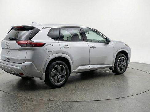 Used 2025 Nissan Rogue SV image 9
