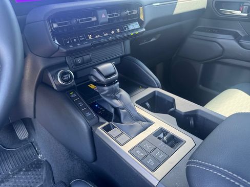 Used 2025 Toyota Land Cruiser w/ Premium Package AWD/4WD image 19