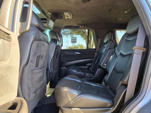 Certified 2020 Cadillac Escalade Platinum w/ Escalade Sport Edition image 16