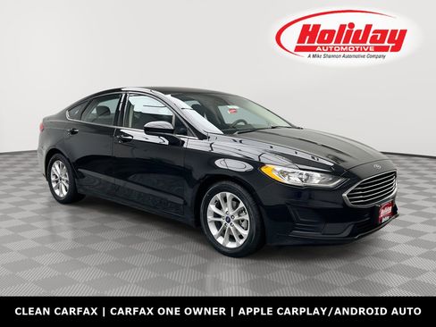 Used 2020 Ford Fusion SE image 1