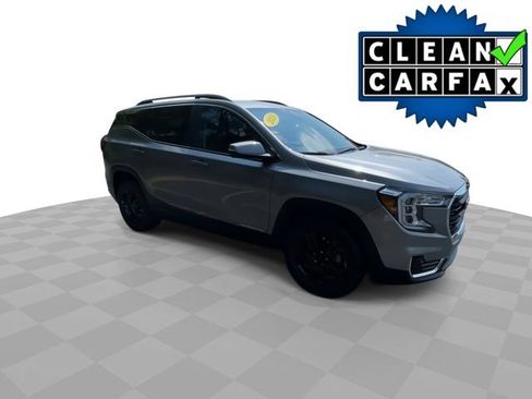 Used 2024 GMC Terrain SLE w/ Driver Convenience Package FWD image 2