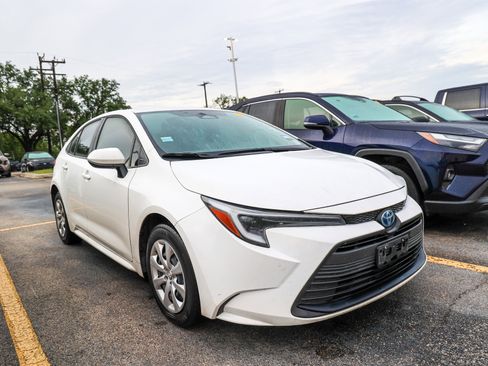 Used 2024 Toyota Corolla LE FWD image 6
