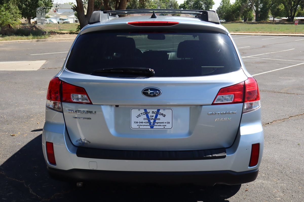 Used 2014 Subaru Outback 2.5i Limited w/ Moonroof Package AWD/4WD image 6