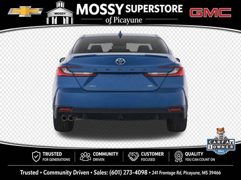 Used 2025 Toyota Camry SE w/ Convenience Package FWD image 9