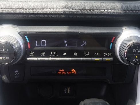 Used 2024 Toyota RAV4 LE AWD/4WD image 30