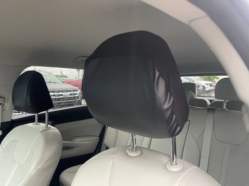 Certified 2025 Kia Sorento S FWD image 19